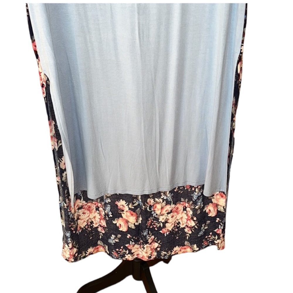 Agnes & Dora size large light blue front high low tee navy print back - Picture 5 of 16